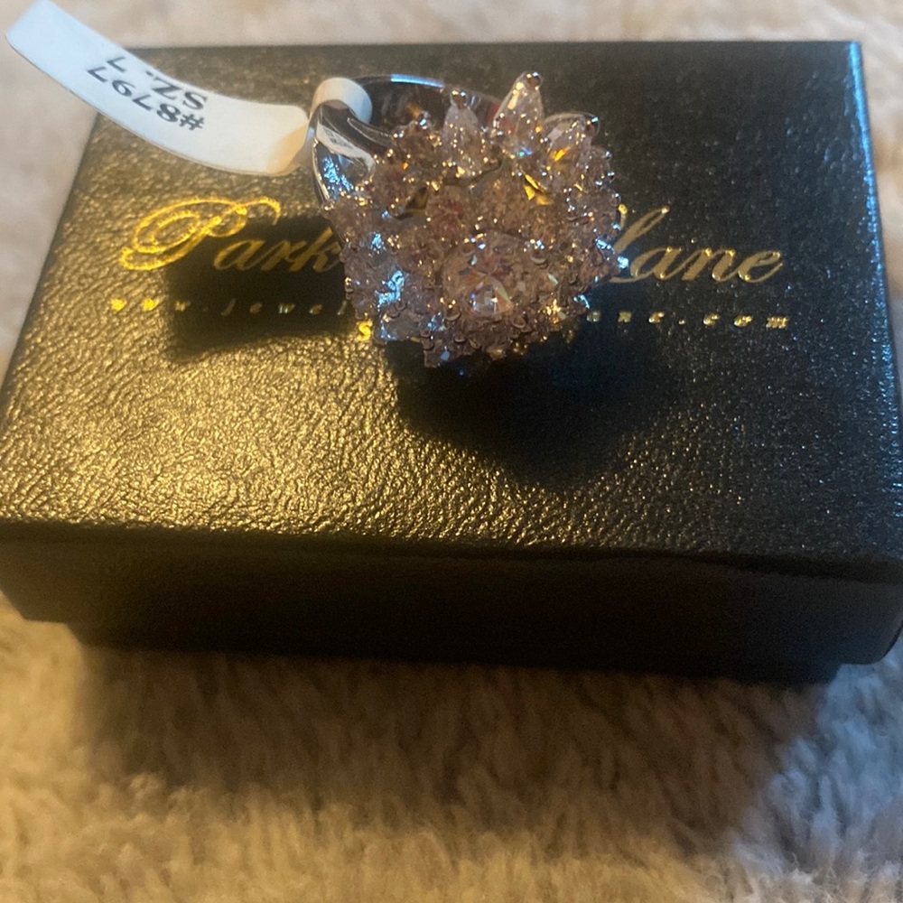 Park lane ring